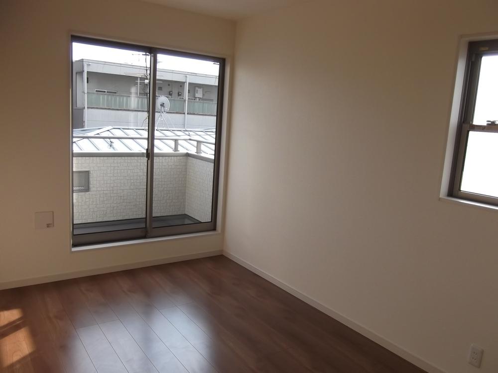 Non-living room. Indoor (12 May 2013) Shooting