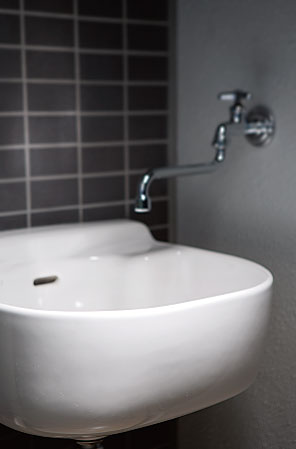 balcony ・ terrace ・ Private garden.  [Slop sink] balcony ・ It has established a convenient slop sink in, such as gardening on the terrace.