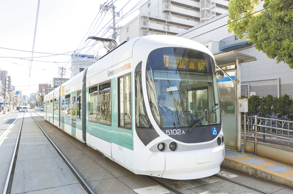 Hiroden a 5-minute walk to the "vast affiliated schools before" power stop (390m). To the city, Direct connection to Hiroshima Station