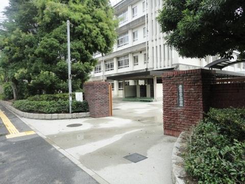 Junior high school. Ujina 1086m until junior high school