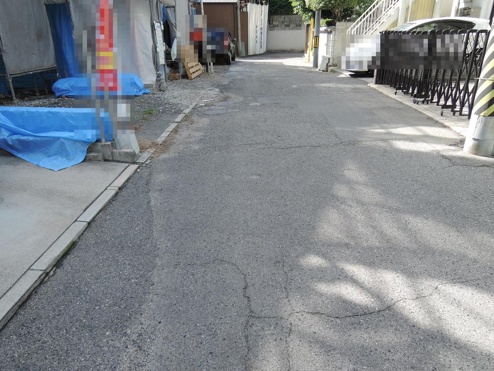 Local photos, including front road. Local (10 May 2013) Shooting