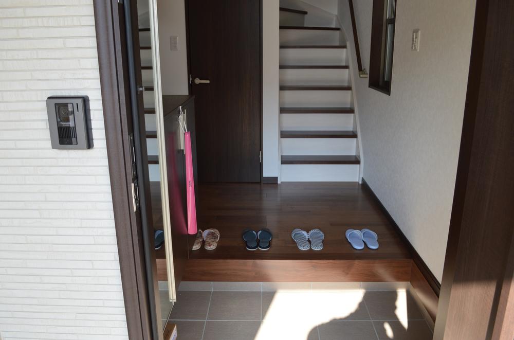 Entrance. View from the site (December 2013) Shooting