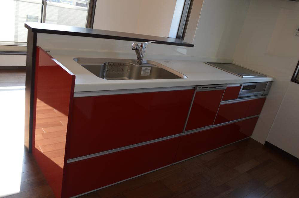 Kitchen. View from the site (December 2013) Shooting