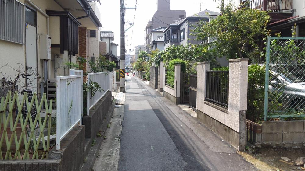 Local photos, including front road. Local (September 2013) Shooting