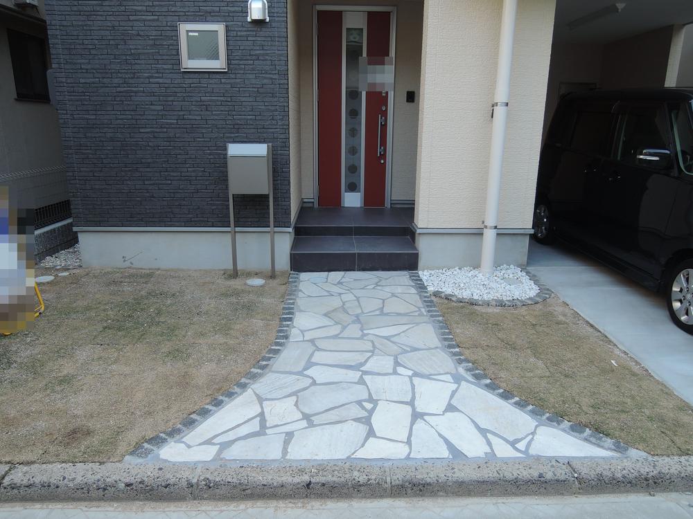 Entrance. Local (11 May 2013) Shooting