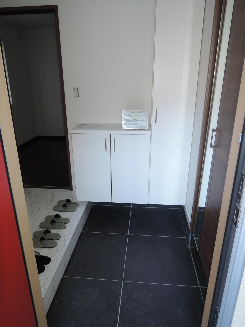 Entrance. Indoor (11 May 2013) Shooting