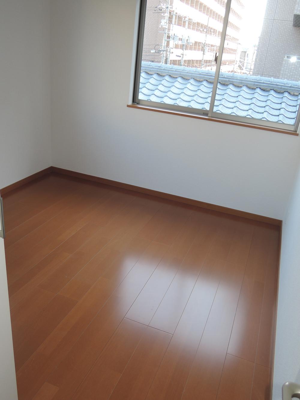 Non-living room. Indoor (11 May 2013) Shooting