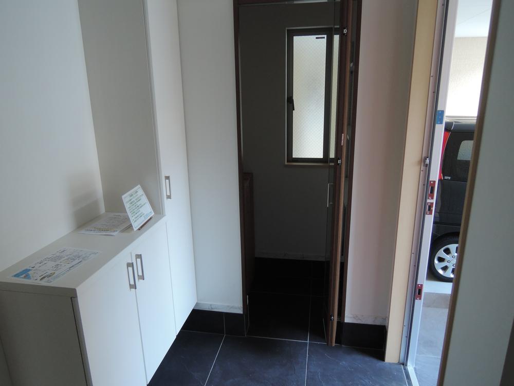 Entrance. Local (11 May 2013) Shooting