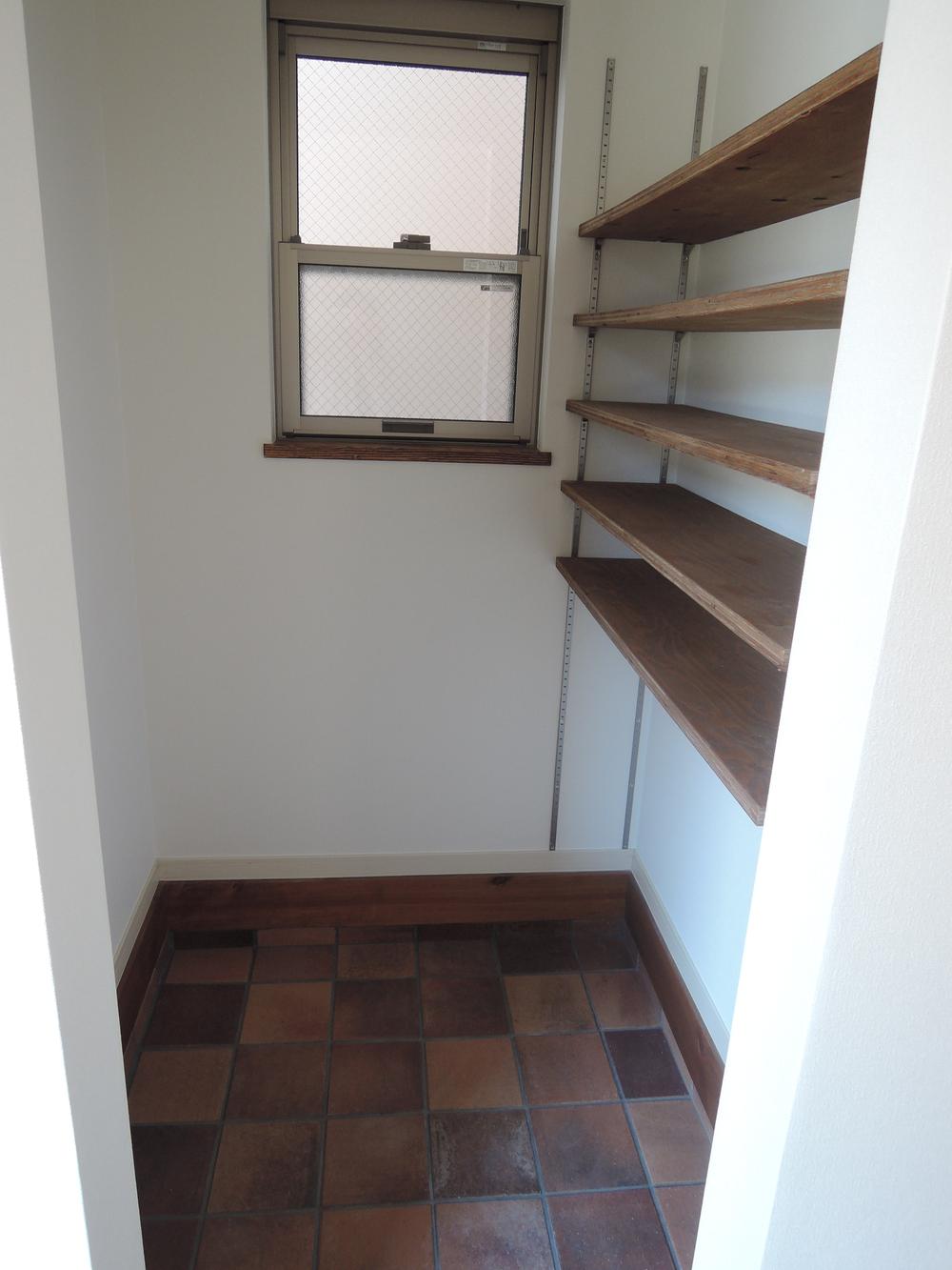 Entrance. Indoor (12 May 2013) Shooting