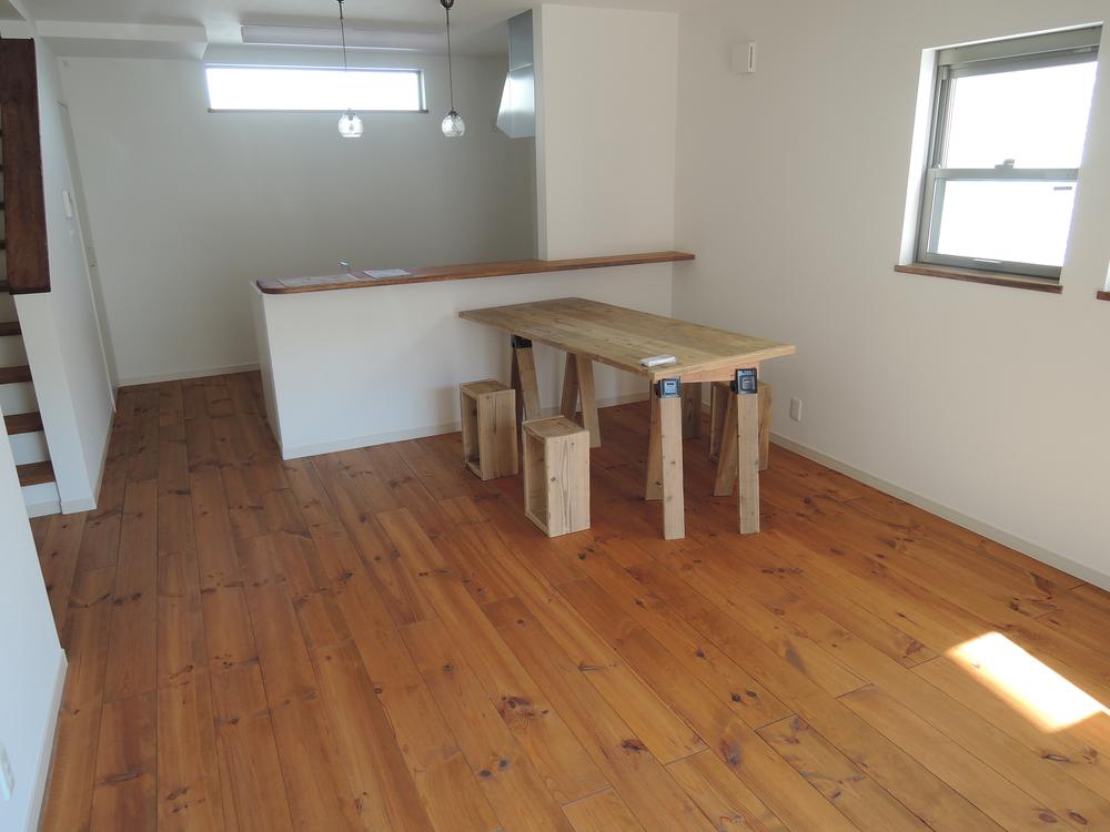 Local appearance photo. Indoor (12 May 2013) Shooting