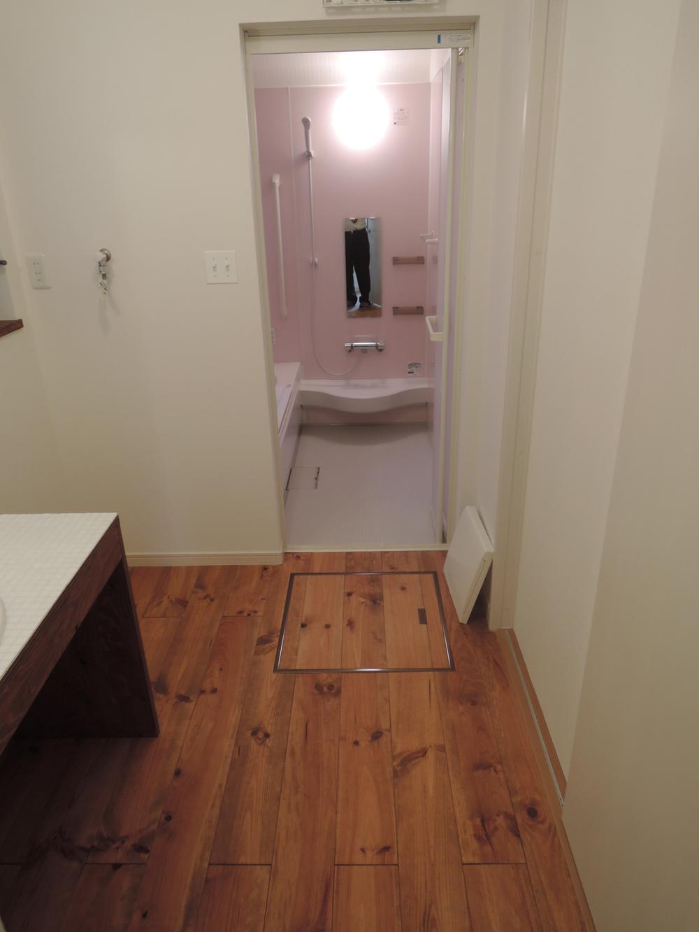 Wash basin, toilet. Indoor (12 May 2013) Shooting