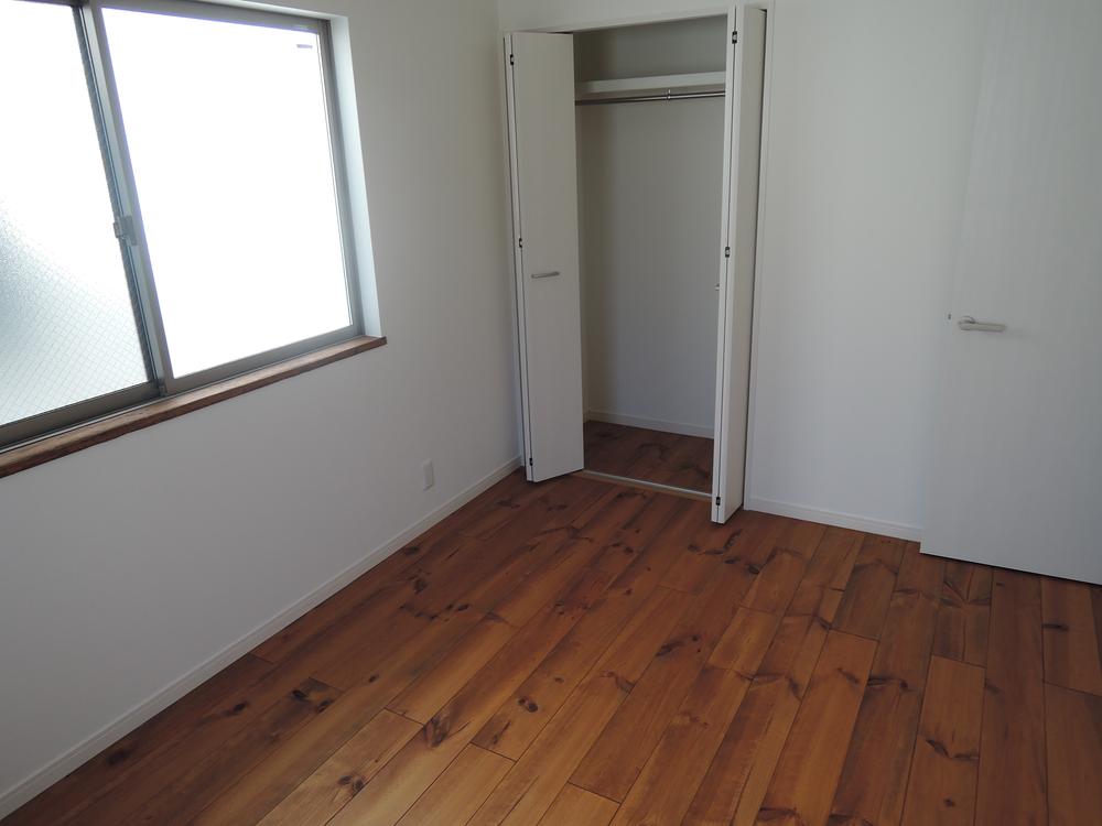 Non-living room. Indoor (12 May 2013) Shooting