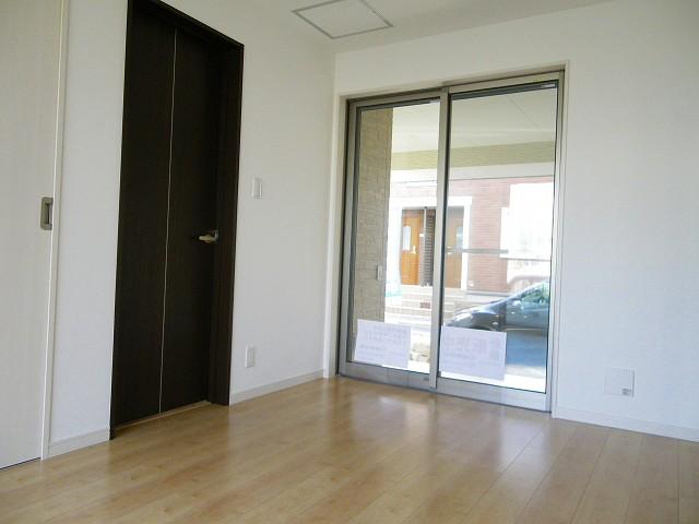 Non-living room. Indoor (12 May 2013) Shooting