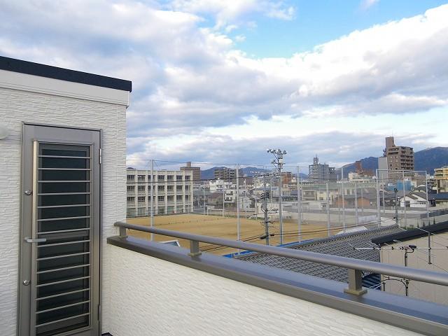 View photos from the dwelling unit. View from the site (December 2013) Shooting