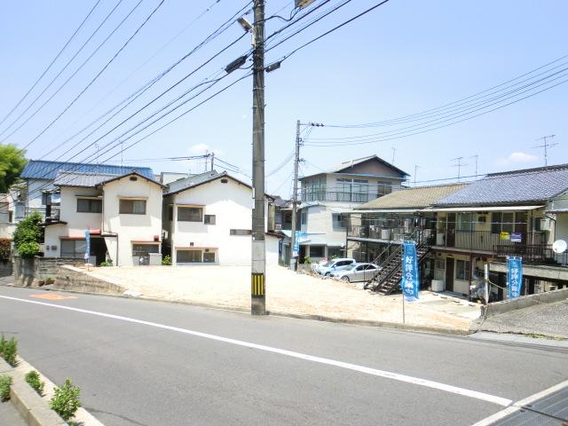 Local photos, including front road. Northeast side road is stepped. 