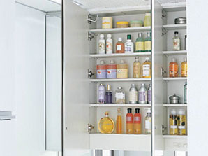 Bathing-wash room.  [Three-sided mirror type vanity] The back of the mirror, Such as cosmetics and accessories is the storage space that can be organized and clean.