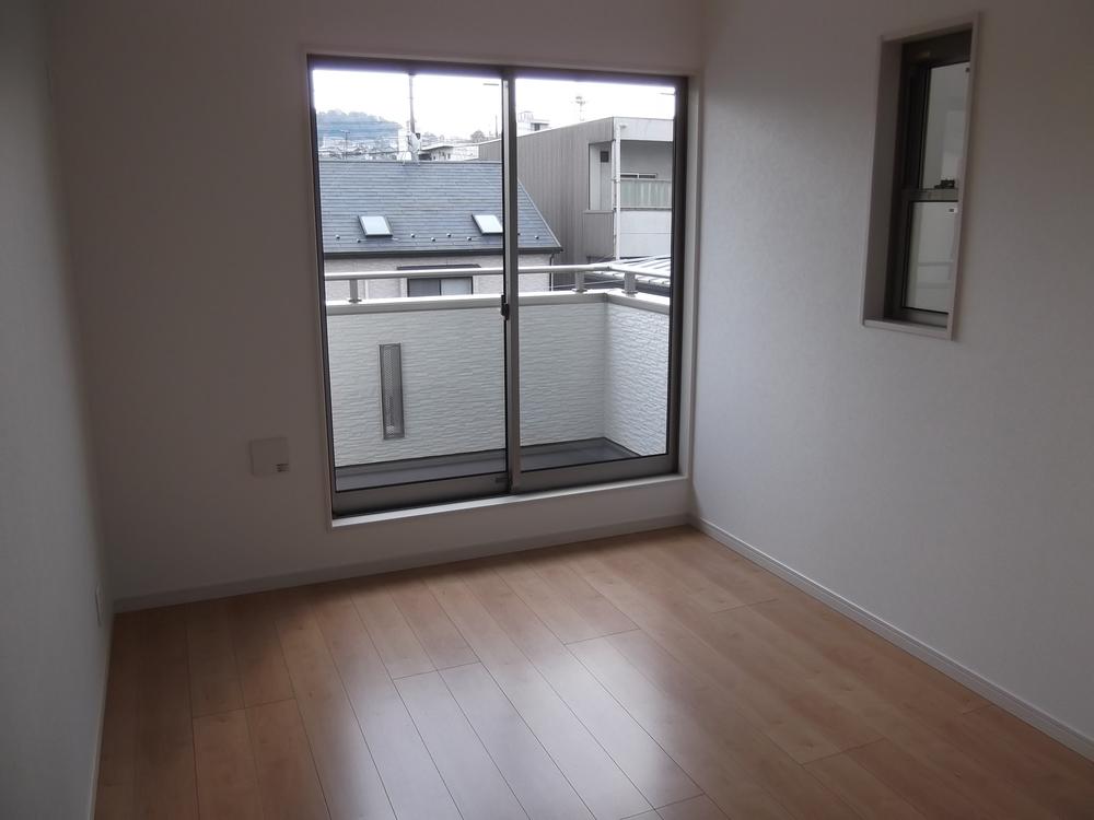 Non-living room. Indoor (11 May 2013) Shooting