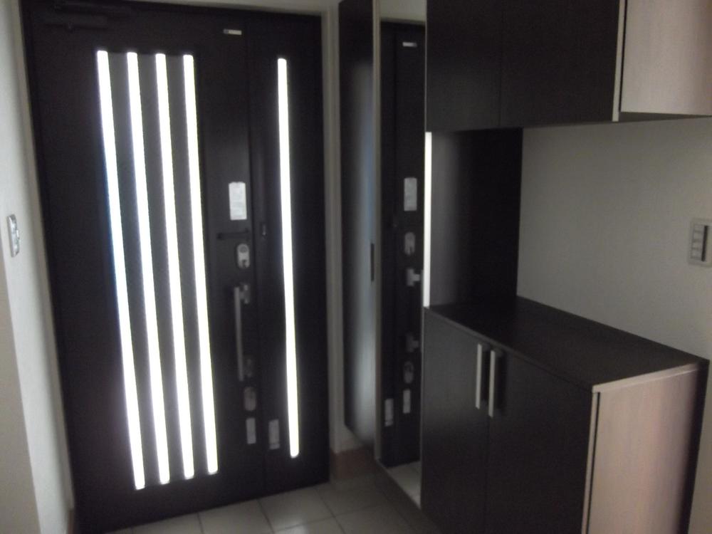 Entrance. Local (11 May 2013) Shooting