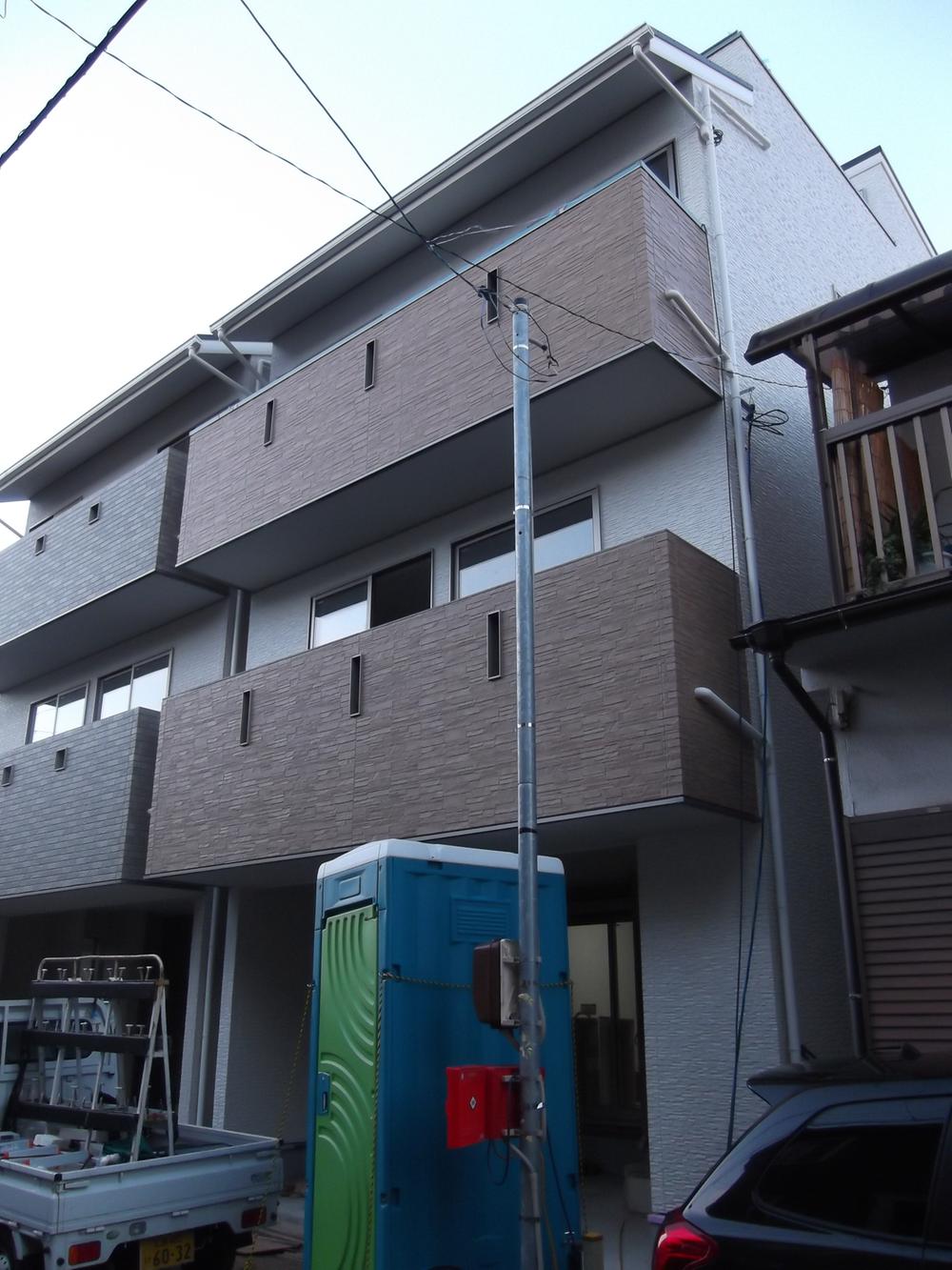 Local appearance photo. Local (11 May 2013) Shooting