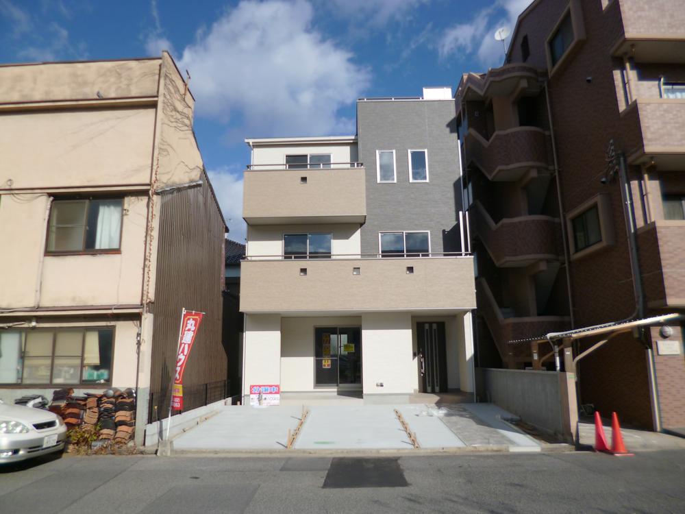 Local appearance photo