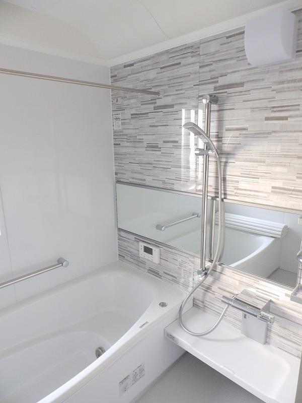 Bathroom. Bathroom Dryer ・ With heating function