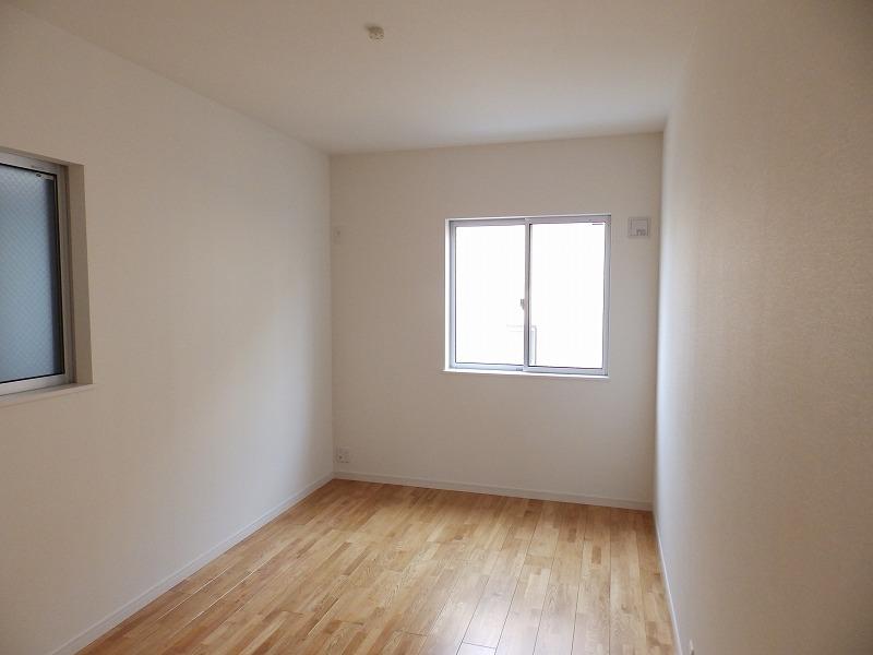 Non-living room. Second floor Western-style