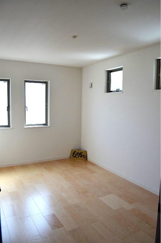 Non-living room. Local (10 May 2013) Shooting