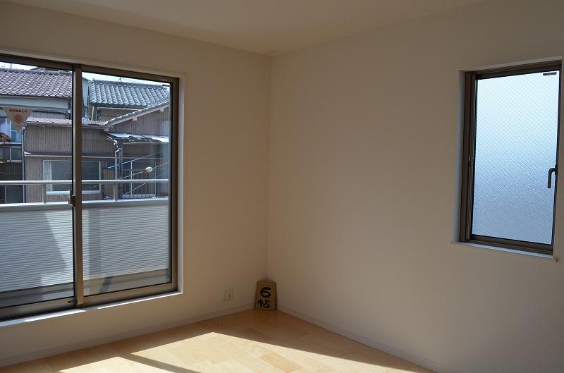 Non-living room. Local (10 May 2013) Shooting