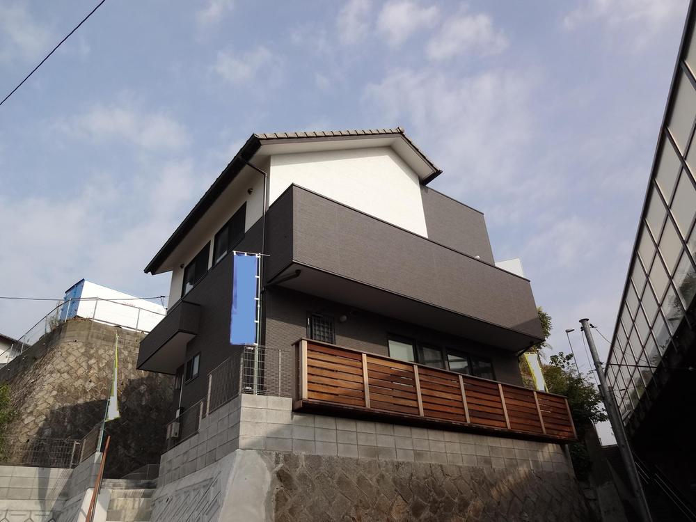 Local appearance photo. Local (10 May 2013) Shooting