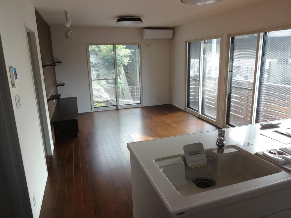 Living. Indoor (10 May 2013) Shooting 1st floor LDK16 Pledge The view from the kitchen