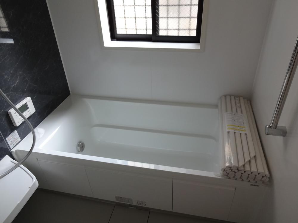 Bathroom. Indoor (10 May 2013) Shooting