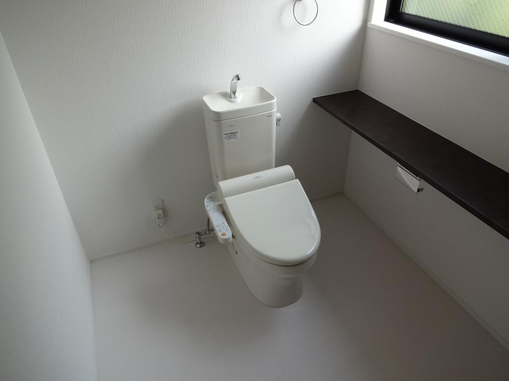 Toilet. Indoor (10 May 2013) Shooting