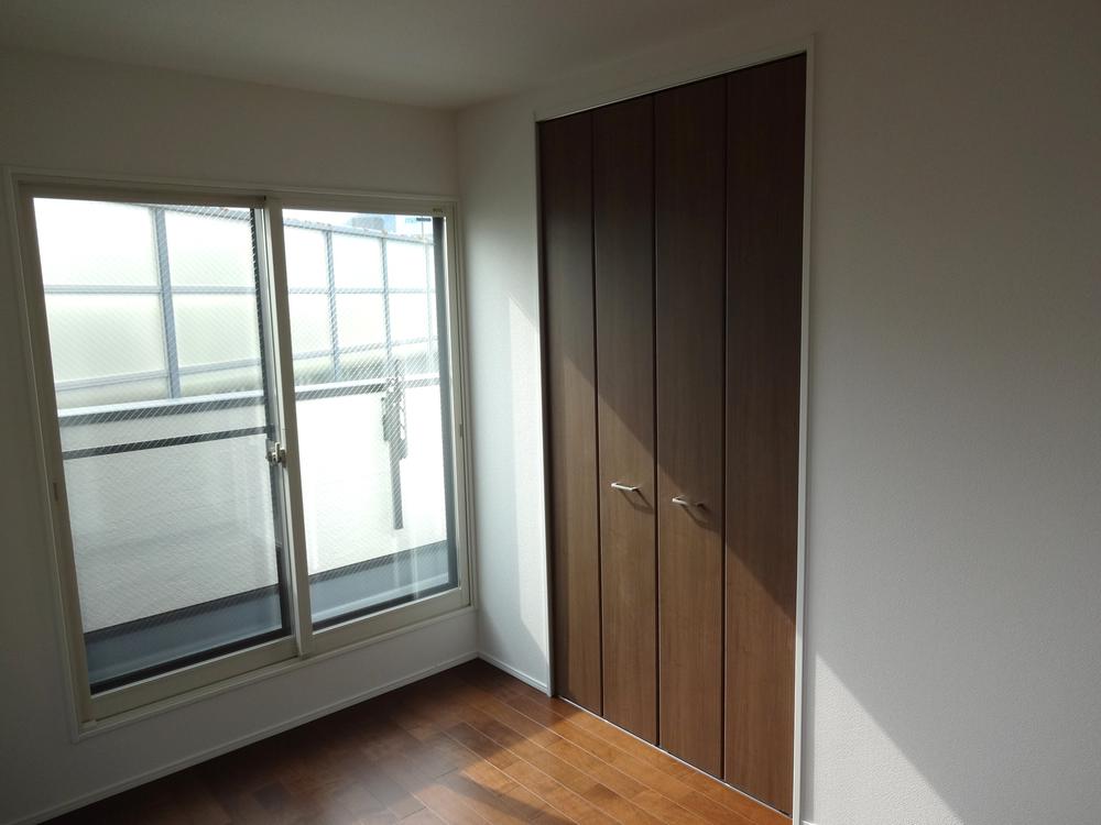 Non-living room. Indoor (10 May 2013) Shooting