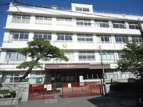 Primary school. 811m to the river elementary school