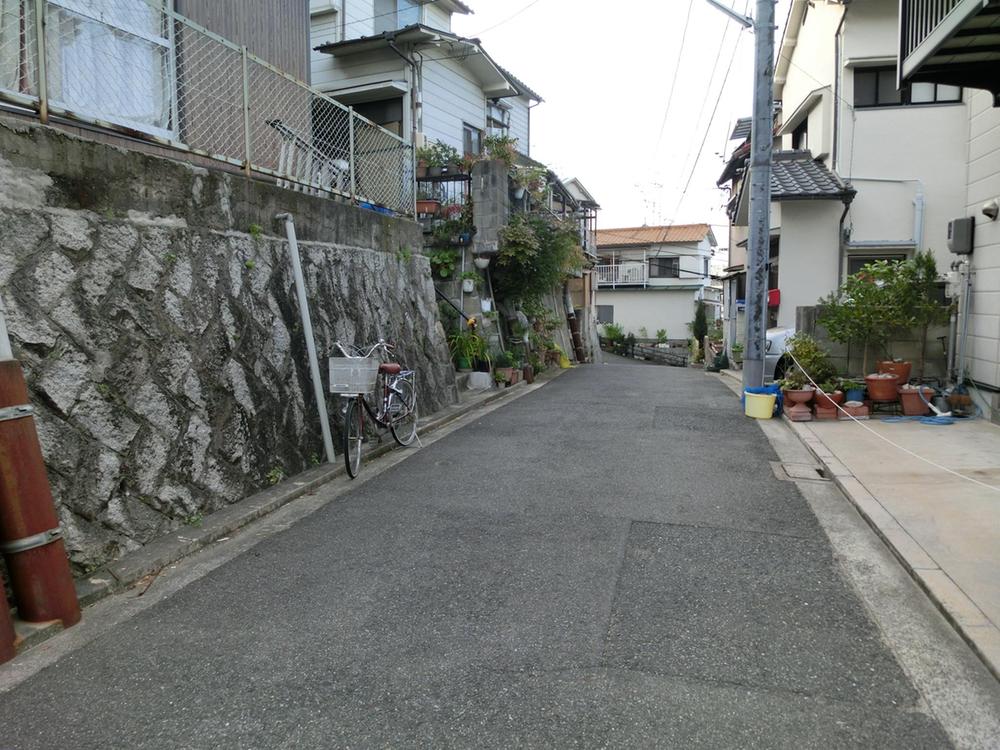 Local photos, including front road. (November 2013) Shooting