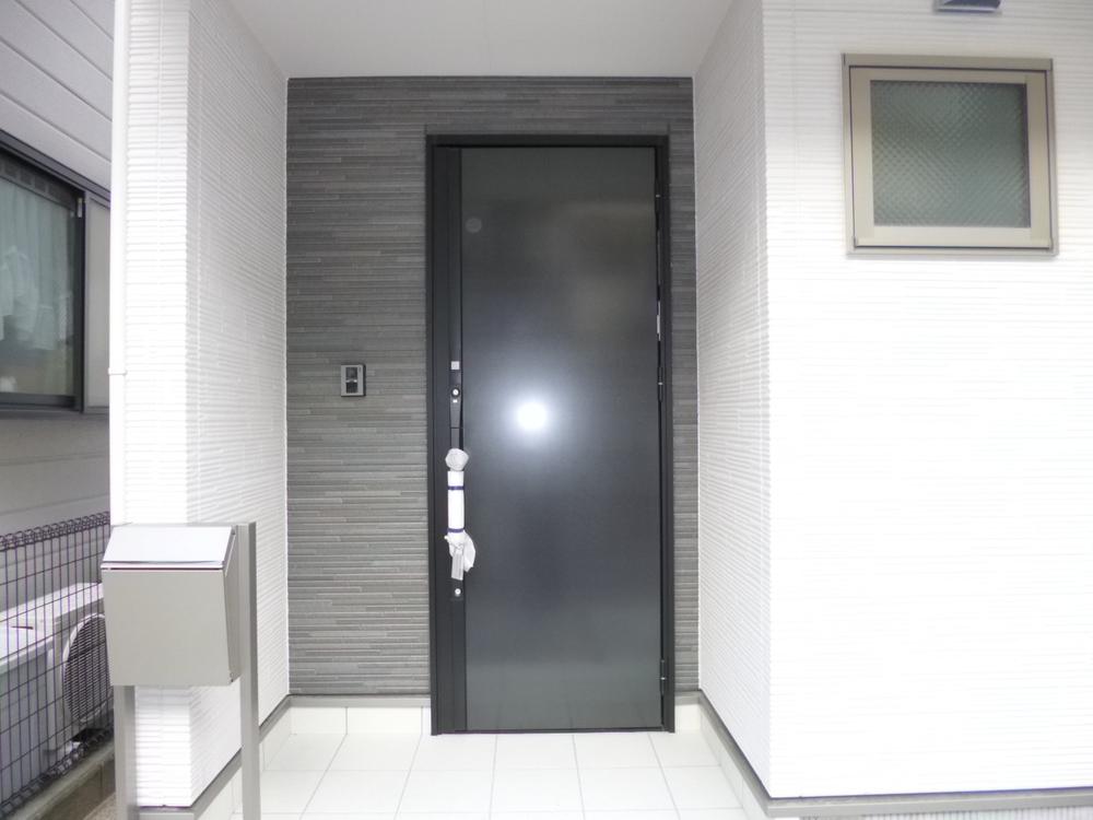 Entrance. (November 2013) Shooting