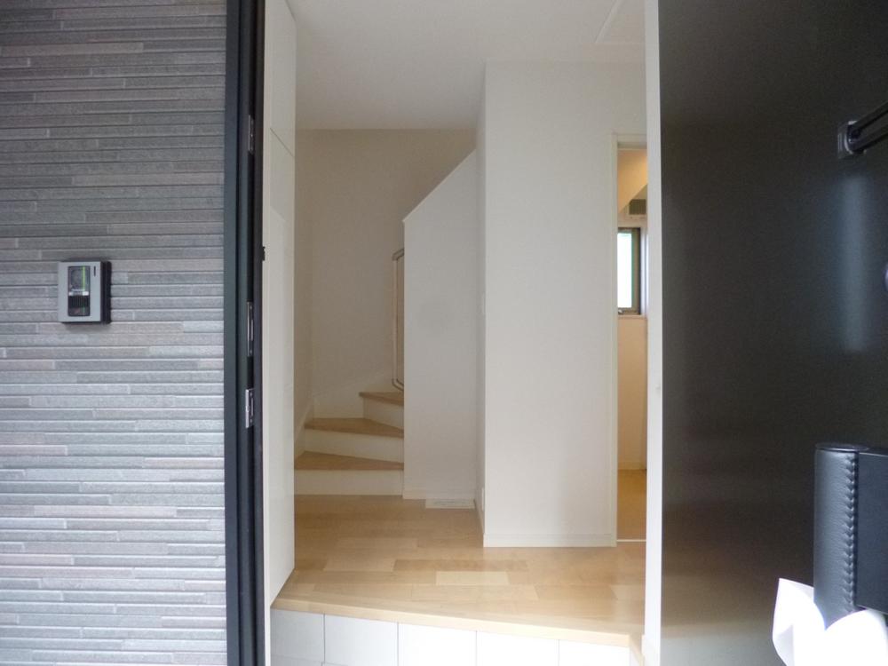 Entrance. (November 2013) Shooting