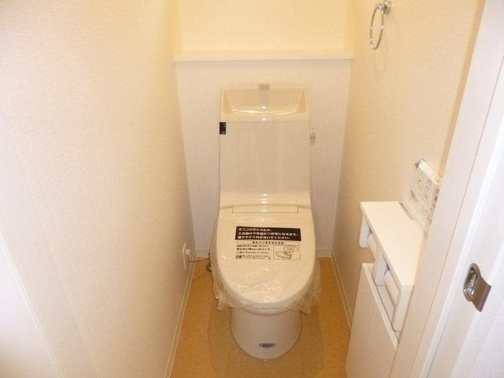 Toilet. (November 2013) Shooting