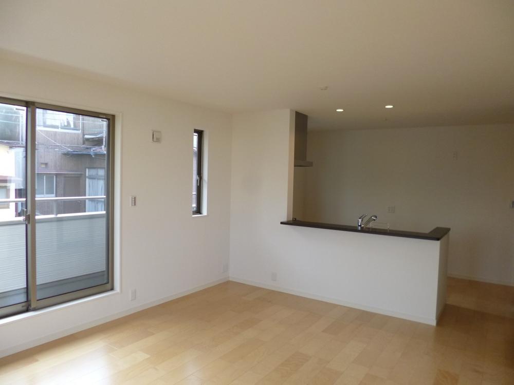 Living. (November 2013) Shooting