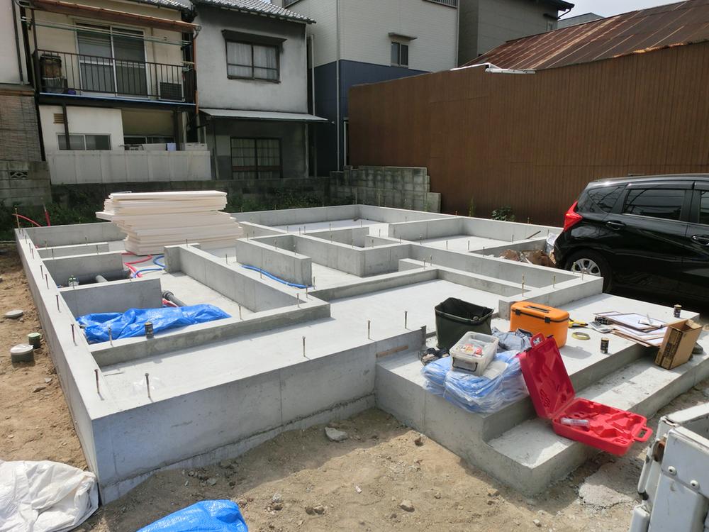 Local appearance photo. Local (10 May 2013) Shooting