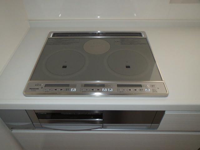 Kitchen. Indoor (12 May 2013) Shooting