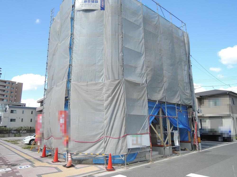 Local appearance photo. Local (10 May 2013) Shooting