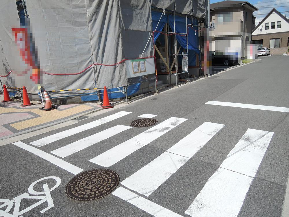 Local photos, including front road. Local (10 May 2013) Shooting