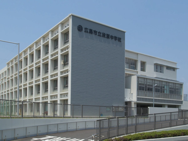 Surrounding environment. Municipal Danbara junior high school (a 12-minute walk ・ About 950m)