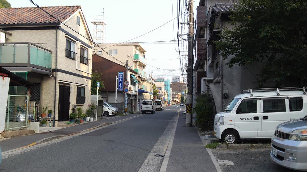 Local photos, including front road. Local (September 2013) Shooting