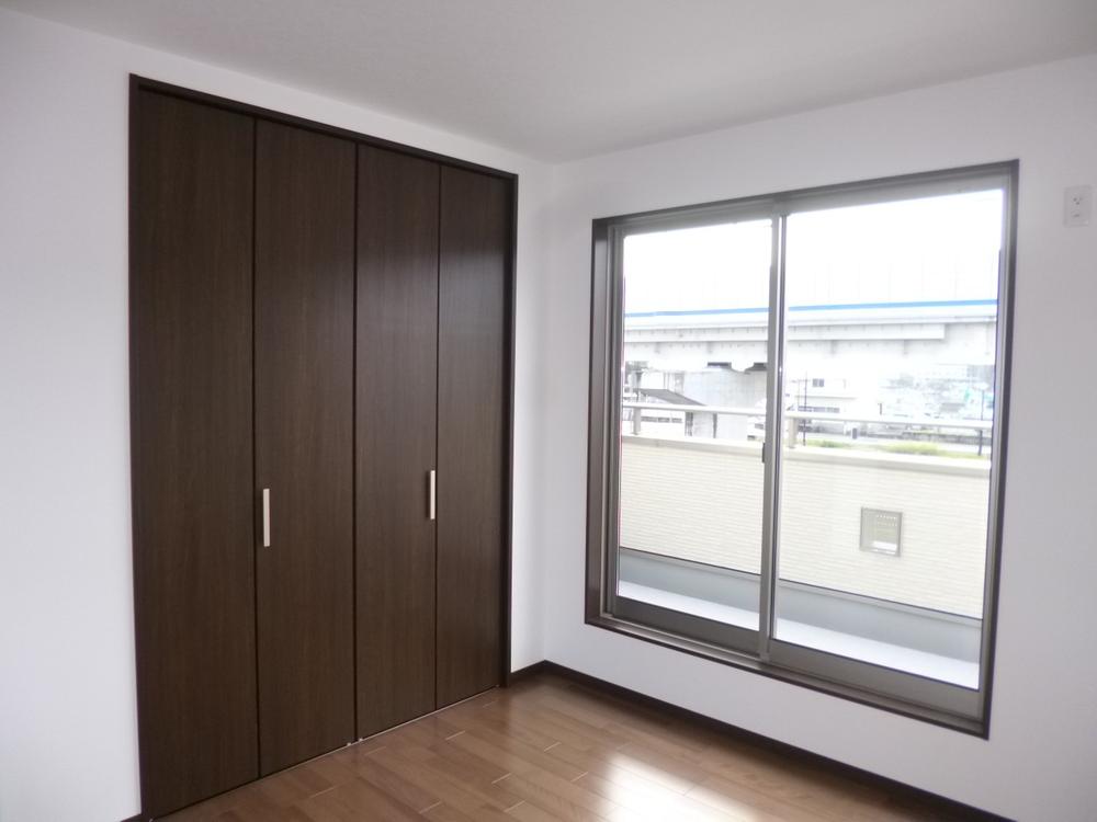 Non-living room. (October 2013) Shooting