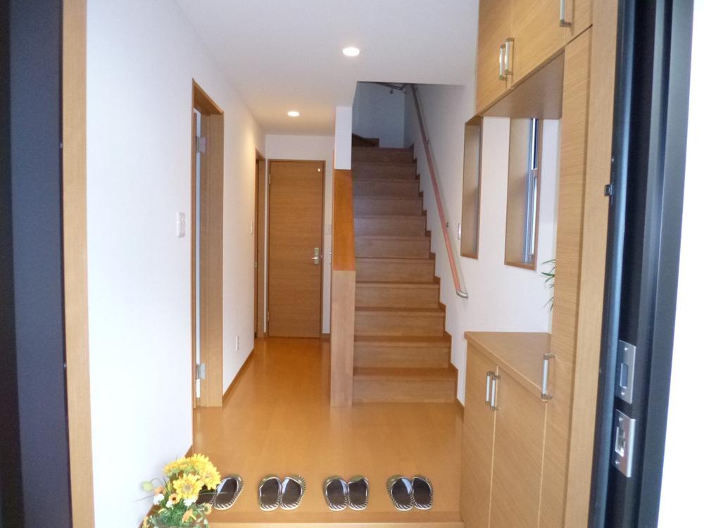 Entrance. (November 2013) Shooting