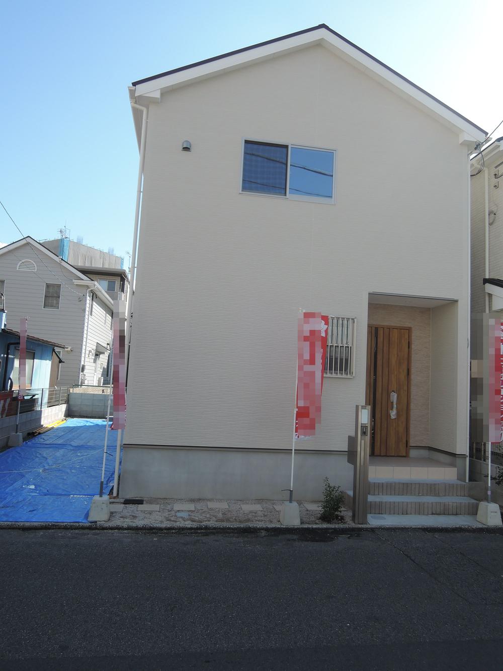 Local appearance photo. Local (10 May 2013) Shooting