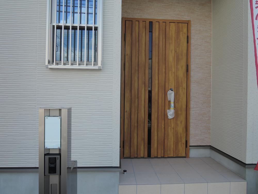 Entrance. Local (10 May 2013) Shooting