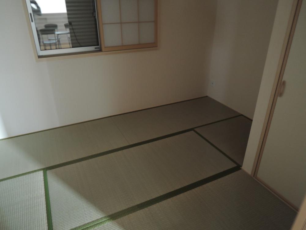 Non-living room. Local (10 May 2013) Shooting